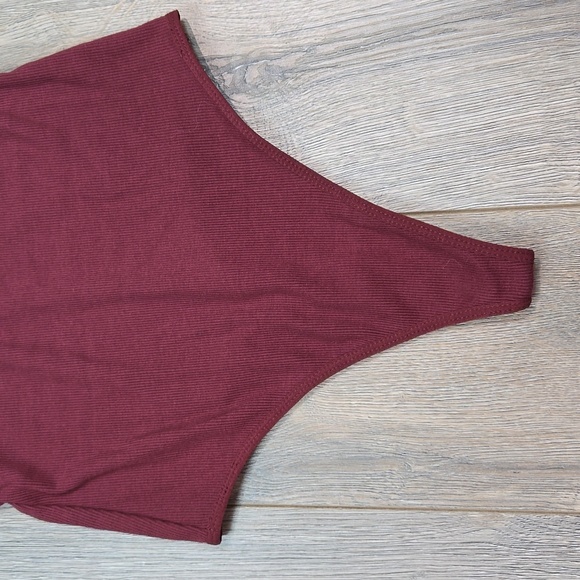 Wilfred burgundy Danette ribbed sleeveless ruffle neck thong bodysuit, size M - Picture 7 of 13